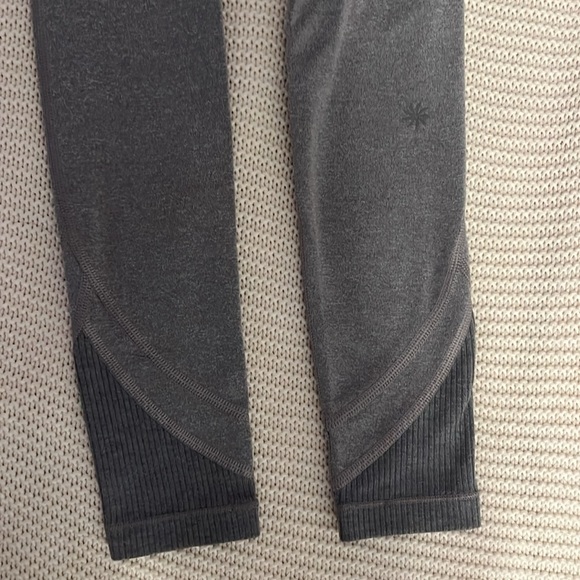 Athleta Light Gray Trust Fall Leggings - Size Small (7) - Picture 3 of 6
